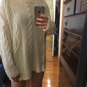 Forever 21 Sweaters - Oversized White Cable-Knit Sweater ๐ Forever 21 Sweaters - Oversized White Cable-Knit Sweater ๐